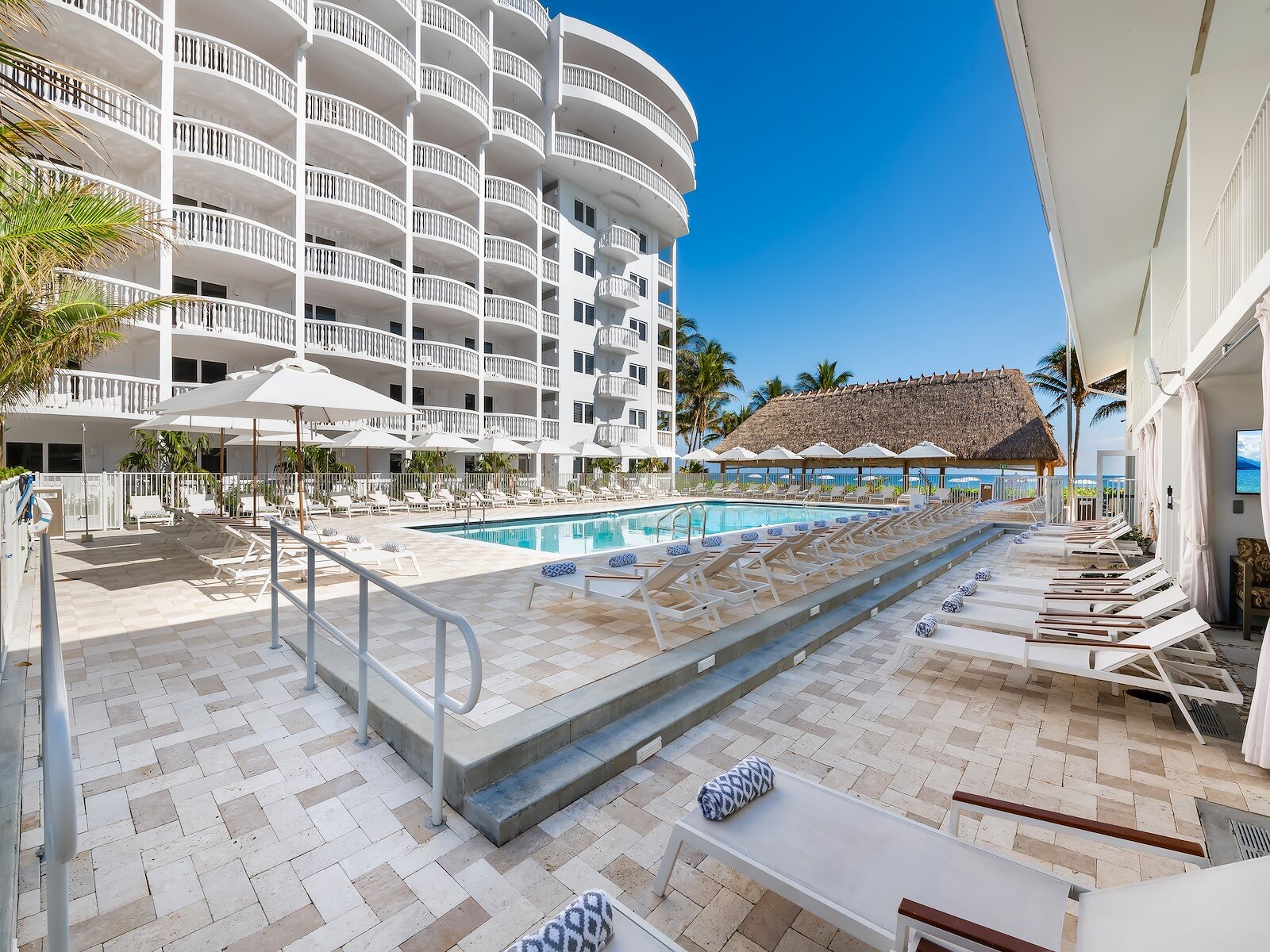 Day Pass & Cabana Rentals | Beachcomber Resort & Club